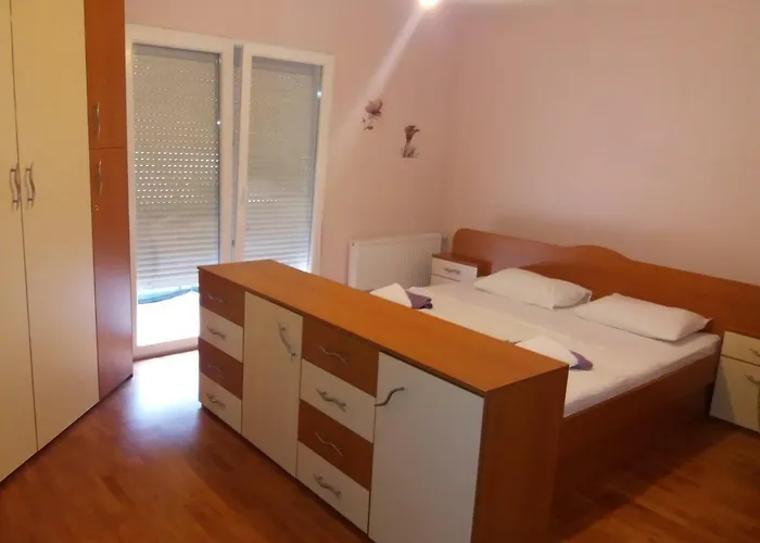 Lanelu * Rogoznica (Sibenik-Knin)